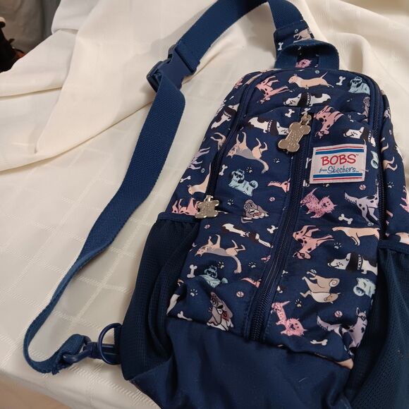 Bobs Skechers Crossbody Sling Shoulder Chest Bag Carry Tote Med Backpack Dog EUC - Picture 6 of 11